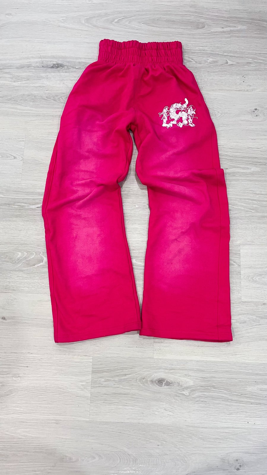 HOT PINK ESSENTIAL SWEATS | Lost Mentality