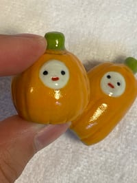 Image 3 of Pumpkin Peebo