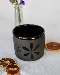 Image 3 of 'Florecita Oscura' Cup (A)