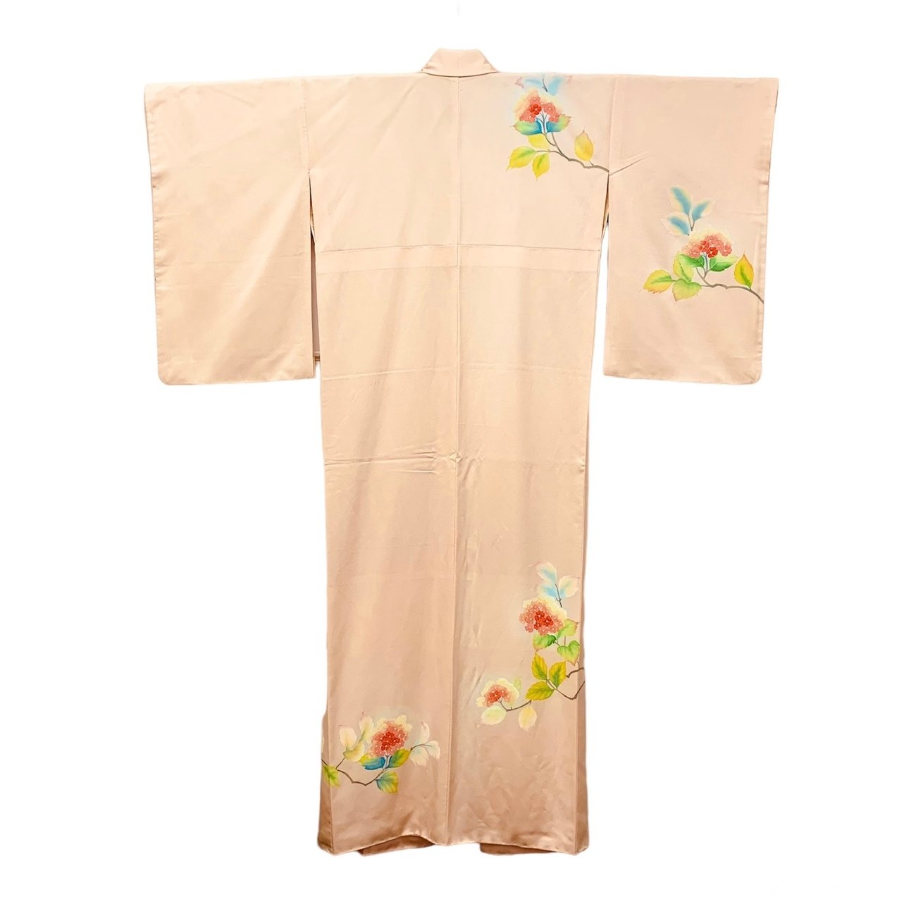 Antique Silk Kimono (Light Peach Hydrangeas) | LUMEN