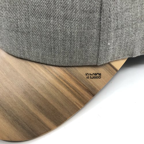 Image of Casquette Grise Noyer Satiné