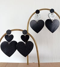 Image 5 of Boucles d'oreilles en cuir upcyclé- "Love to love me"