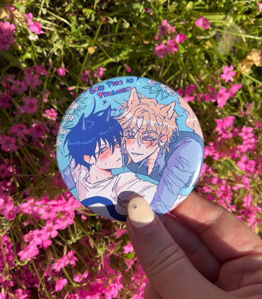 Image of Roses and Champagne x Low Tide in Twilight Large Badges 