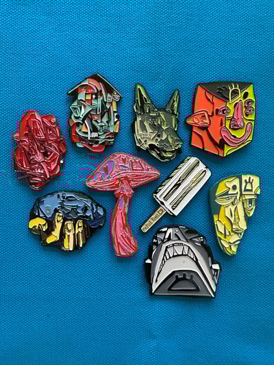 Image of Enamel pins 