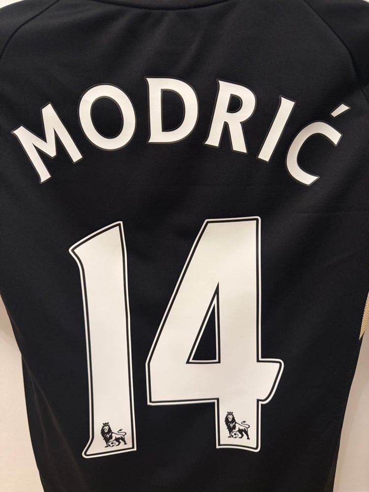 Image of PRE ORDER: Tottenham Hotspur “MODRIĆ 14” 2008/09 Third Shirt + PL patches (M)