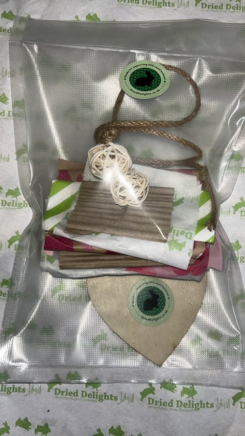 Image of Dried Delights Recycled Enrichment Toy (and make your own option)