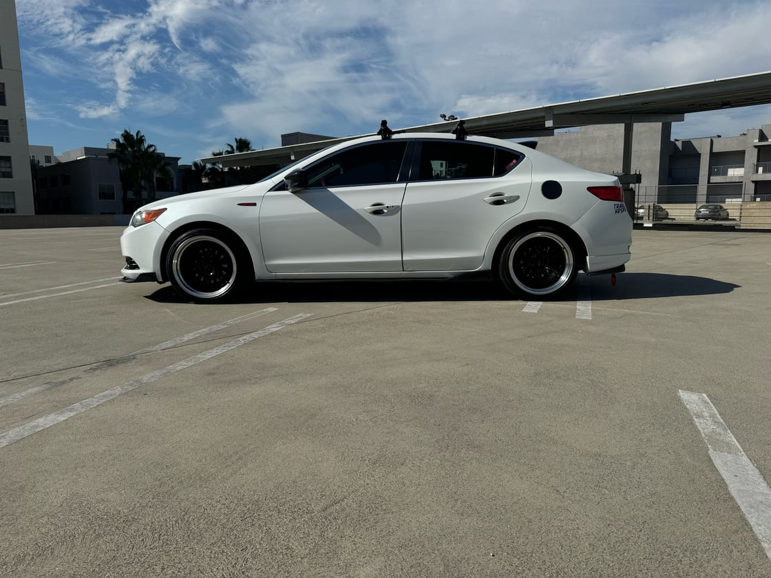 Image of 2013-2022 ILX sideskirts