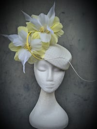 Image 1 of 'Kinsley' in White and lemon