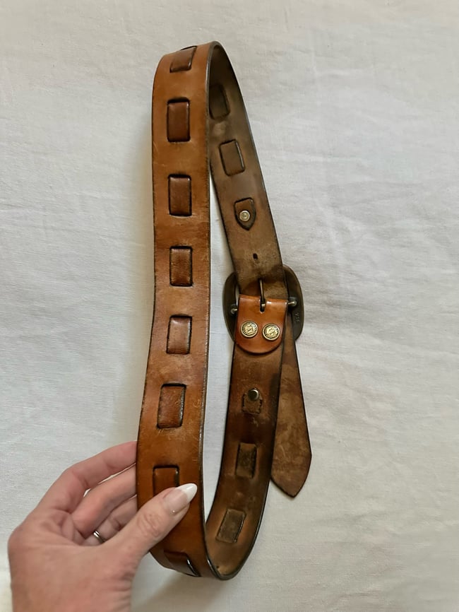 70s whipstitch leather belt with round buckle 
