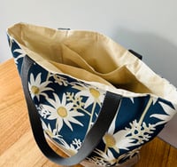 Image 4 of Fabric Tote Bag-Daisies in Navy