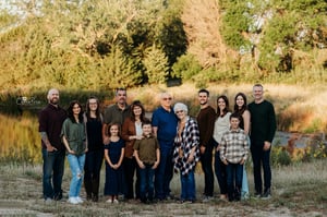 Image of Cyber Monday Extended Family Session! 