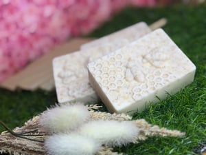 Image of Honey & Oats Goat’s Milk Bar