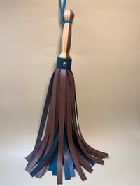 Image 2 of Chocolate Mint Stinger leather flogger