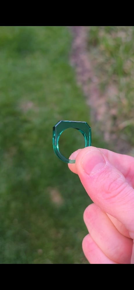 Image of Emerald Signet Slim