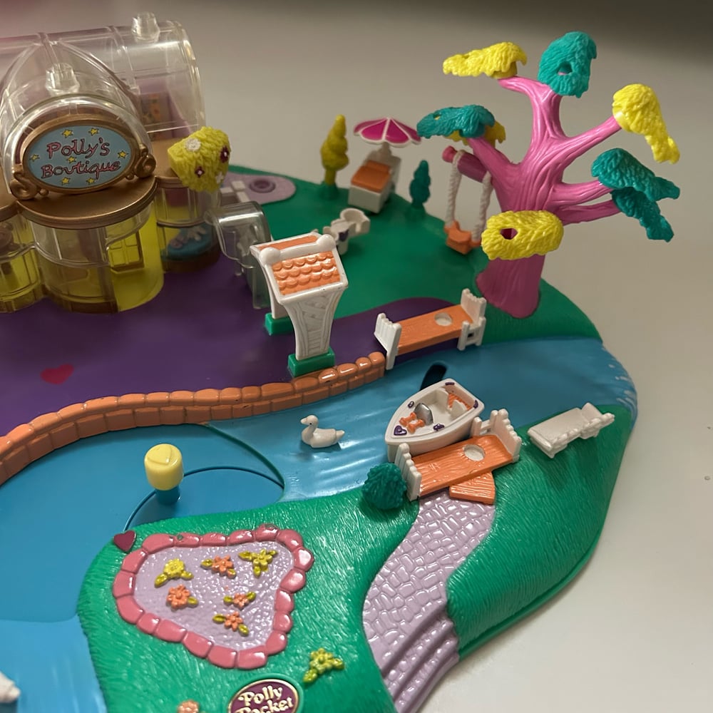 Image of Polly pocket magical movin pollyville