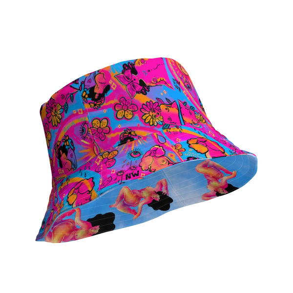 Image of Mirror the Universe Reversible bucket hat