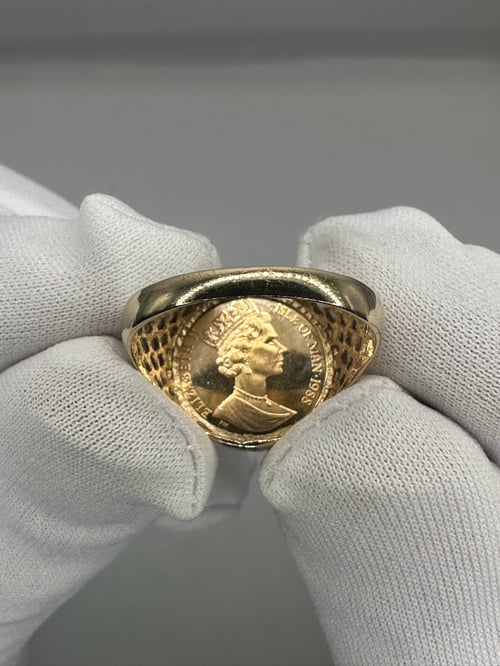 Image of 1988 22K Isle of Man Coin with 9k Ring Mount 