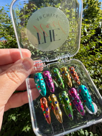 Image 4 of Magpie Press-On Nails