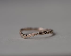 Image of 18ct rose gold 2mm floral carved wishbone ring