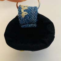 Image 4 of Flowers keychain