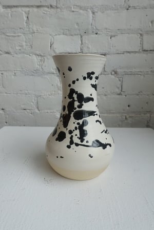 Sam Hewitt / Pouring Vessel 1