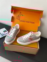 Image 10 of HINTING RUNNERS