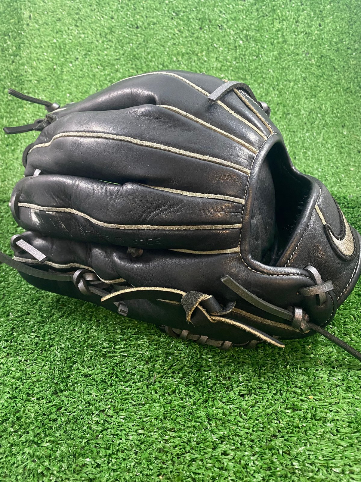 Nike shado deals edge baseball glove