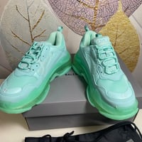 Image 5 of UNISEX TIFF BAL RUNNERS