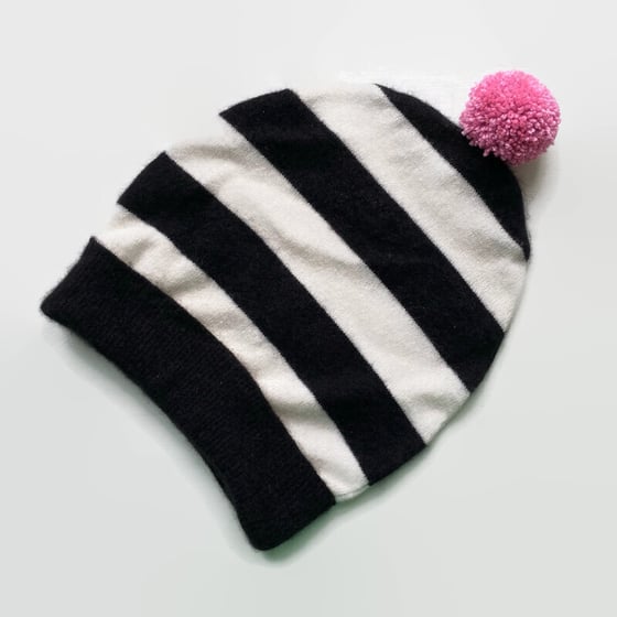 Image of Cashmere Slouch Bobble Beanie