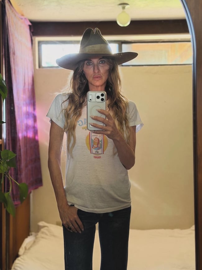 1970s vintage Zig Zag rolling papers cannabis tee t shirt