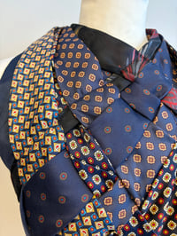 Image 14 of Tie top, dark blue (xs-l)