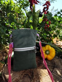 Image 2 of Bolsito broche para el móvil HUERTA rosa