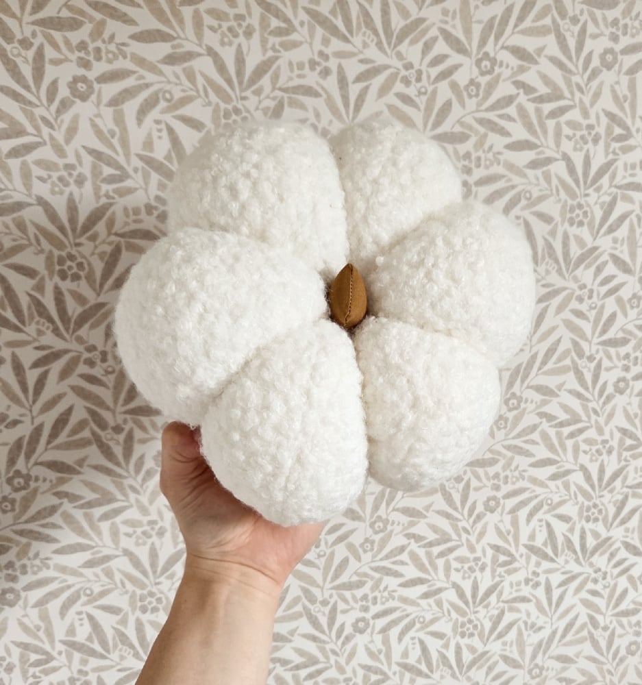 Image of Large boucle Pumpkin Highland&Honey. Please make your selection.