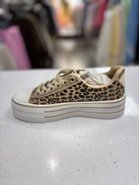 Image 4 of Louisa Trainer