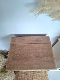 Image 3 of Meuble d’appoint en chêne