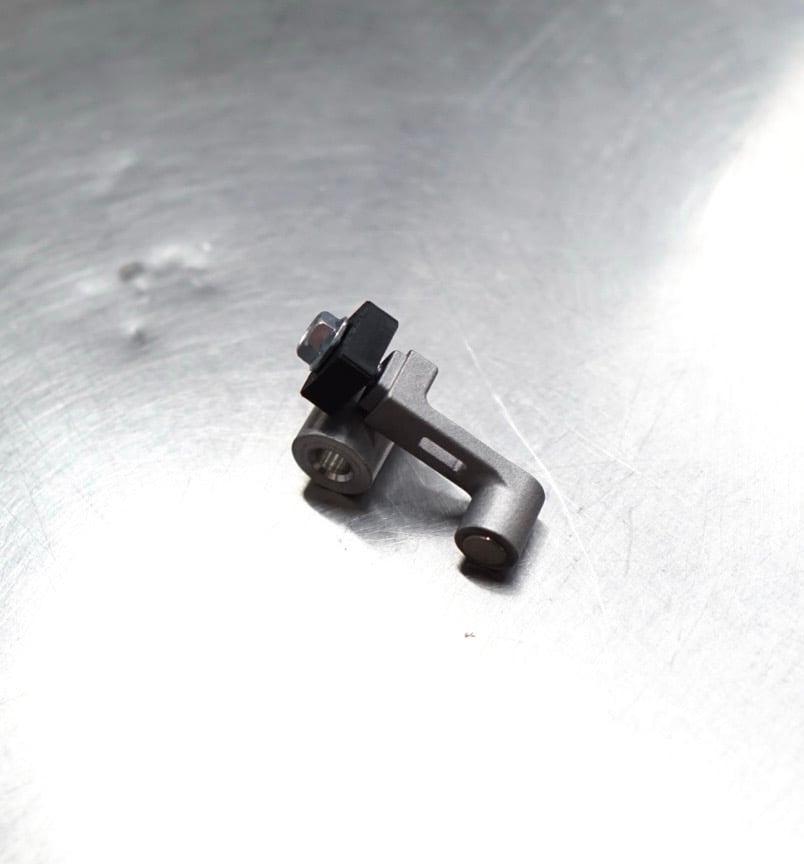 トップス ka17 S13 / S14 / S15 Fuel Door Holder | EnglishTune