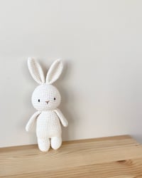 Image 3 of DOUDOU CROCHETÉ lapin blanc