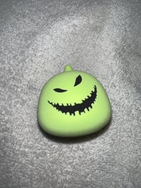 Oogie boogie beauty blender 