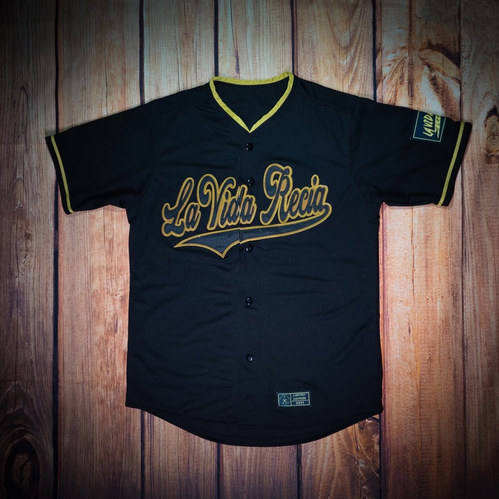 BLACK & GOLD LVR