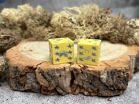 Image 4 of D6 Dice Pair Yellow and Silver Stars