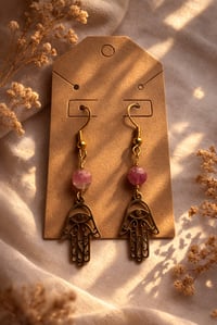  Tourmaline hands  