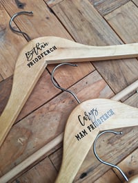 Image 5 of Hangers Priodas 