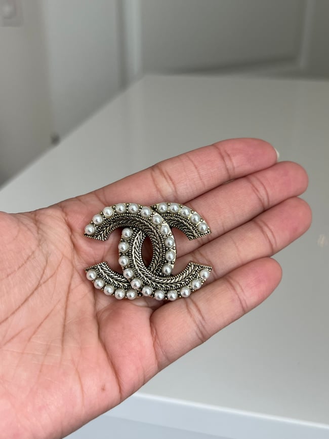 DOUBLE CC BROOCH RUSTIC GOLD