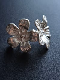 Image 1 of Daisy Stud Earrings