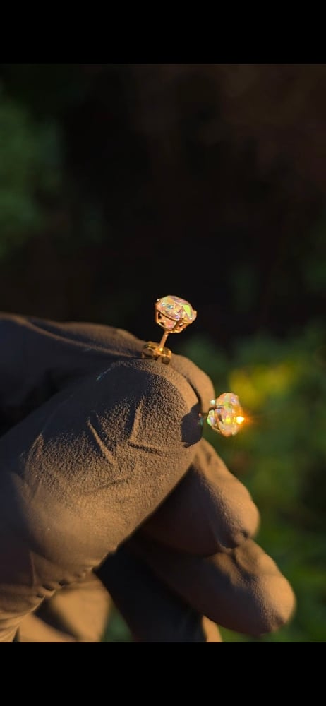 Image of Aurora Studs  6.5mm (1ct)