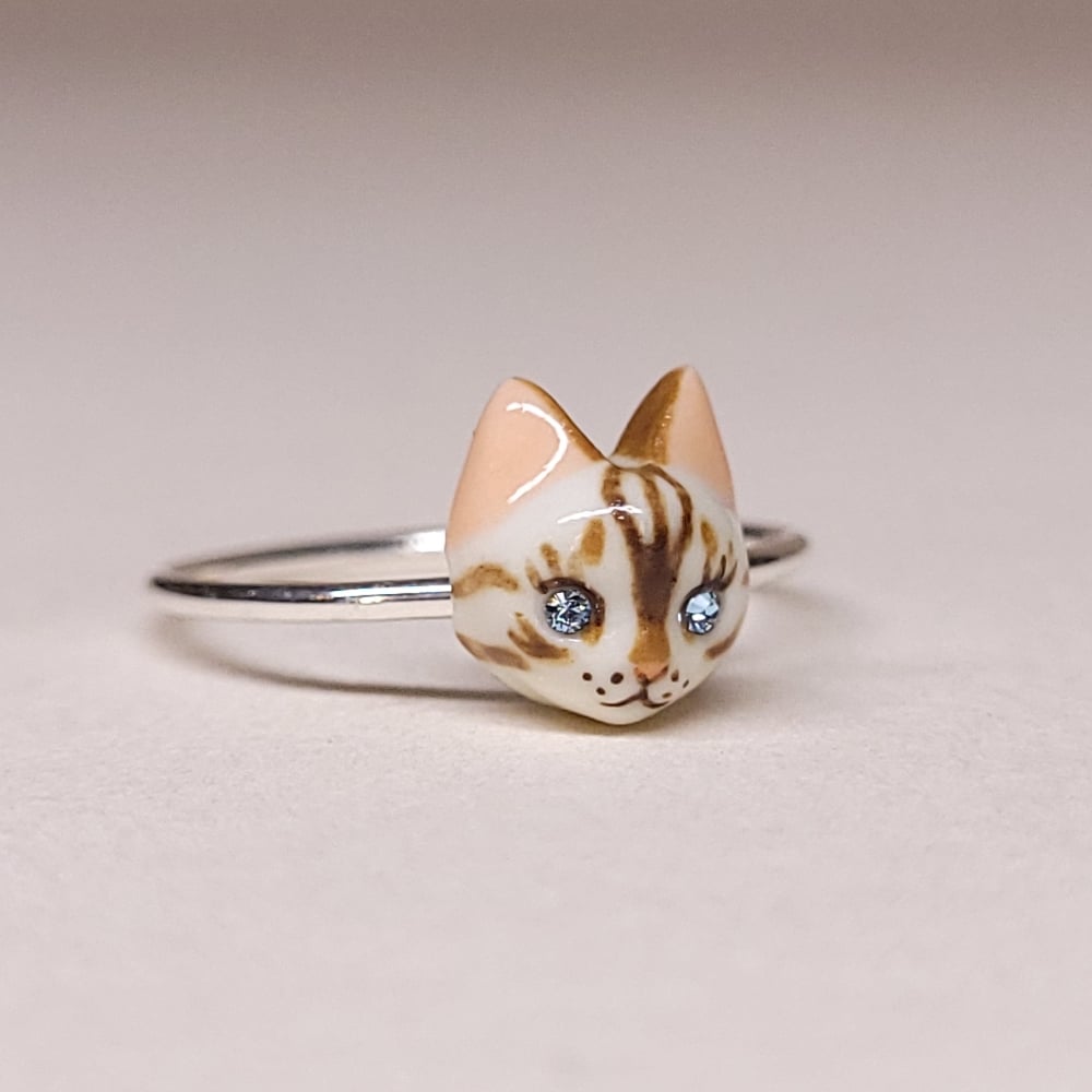 Image of Snow Bengal Porcelain & Sterling Silver Cat Ring