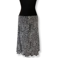 Image 2 of Vintage 90s Bias Cut Black and White Floral Print Reversible Midi Skirt - XL 