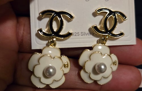Image of Magnolia (Gold)