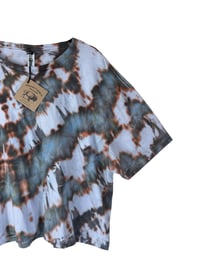 Image 4 of 3XL Crop Tee in Ember Ice Dye 