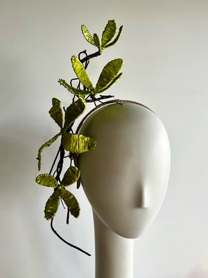 Image of Chartreuse raffia flowers 